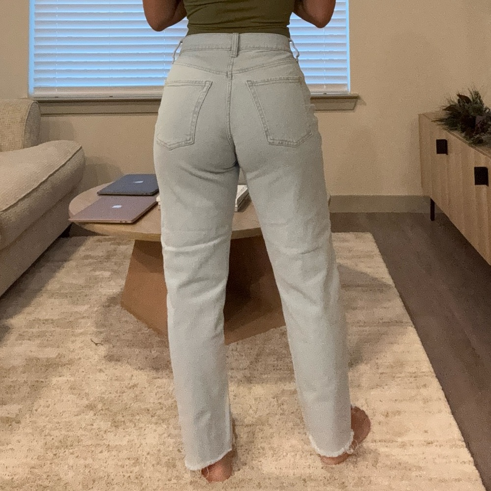Old Navy Extra High Rise Curvy Sky-Hi Straight
